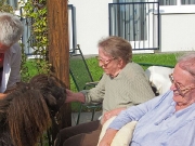 Besuch der Minipferde in der Seniorenpension in Lockenhaus